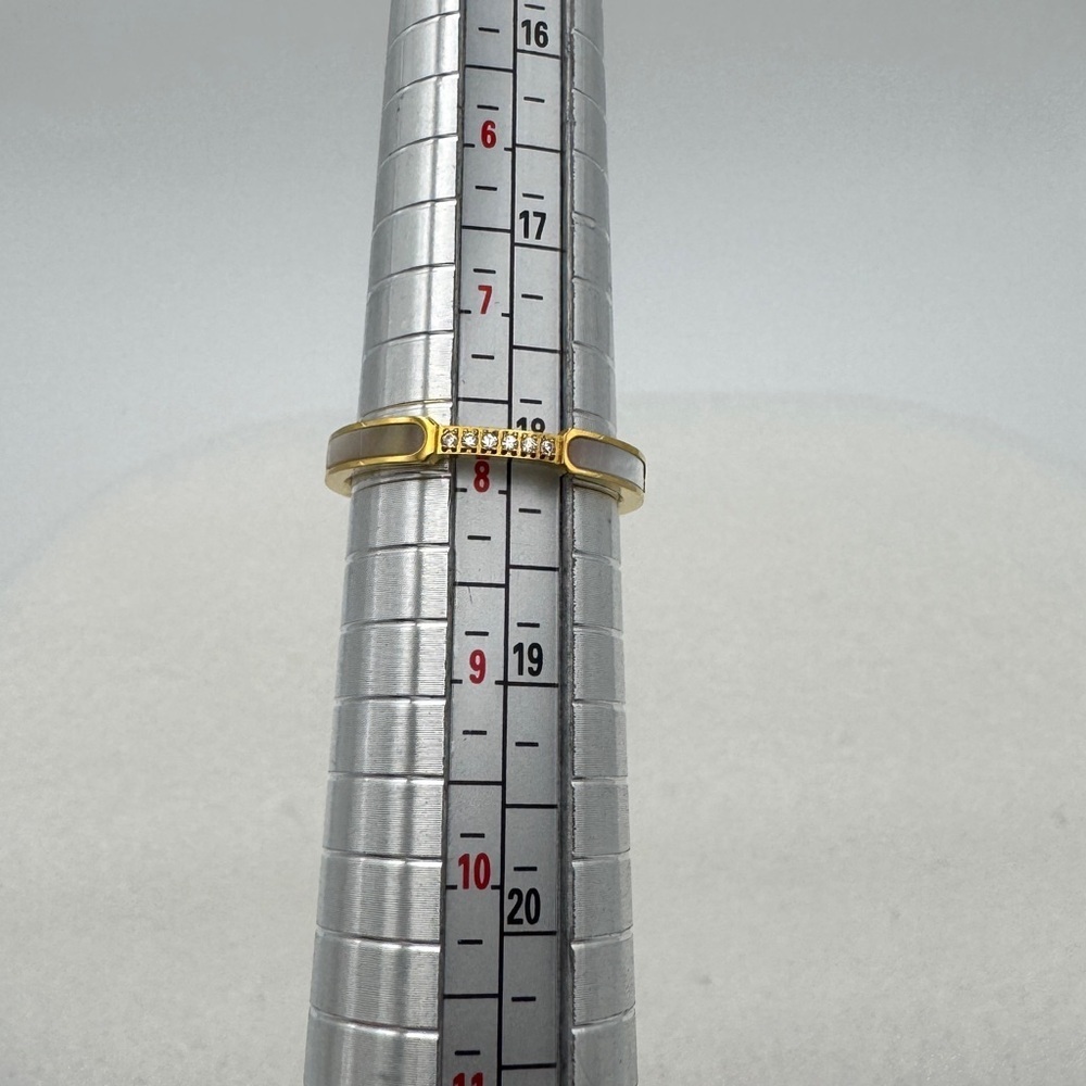 Elegant Gold detail with Mother of Pearl Women's Ring